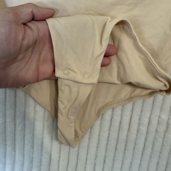 SKIMS Fits Everybody Cami Thong Bodysuit Size XS Sand NWT $58 - Picture 5 of 11